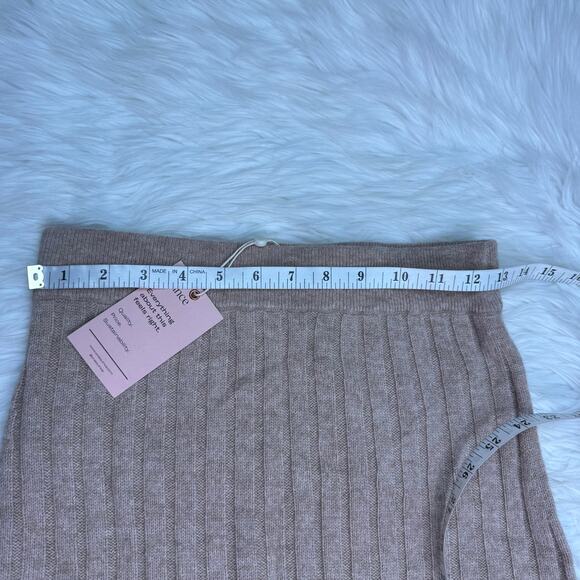Quince Mongolian Cashmere Midi Skirt Oatmeal Size S NWT Luxury Old Money Classic - Picture 6 of 11
